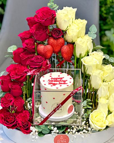 Arrangement Cake With Flowers