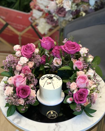 Cake With Flowers Arrangement