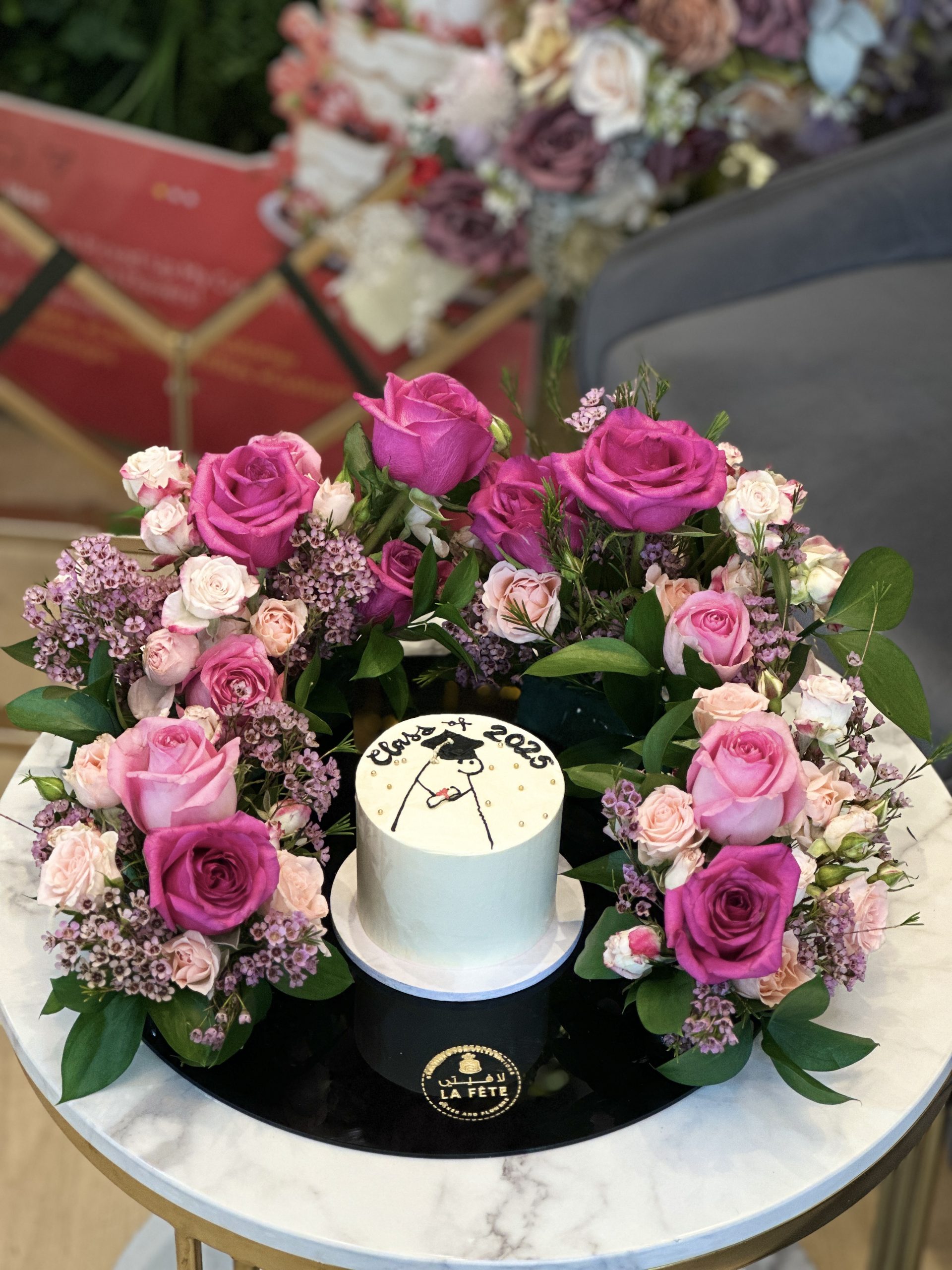 Cake With Flowers Arrangement 1 Cake With Flowers Arrangement