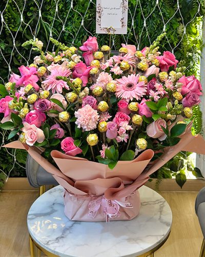 Stand Bouquet Big With Chocolate